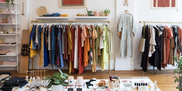 How does an online boutique work?
